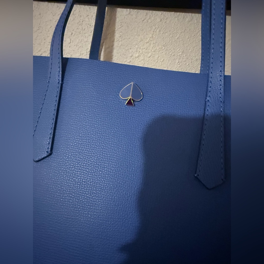 KATE SPADE BLUE TOTE POLKADOT INSIDE - Picture 6 of 6